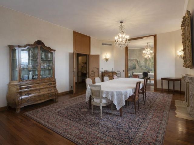 Appartamento in vendita di 500 m² in Via Giovanni Giolitti, 22