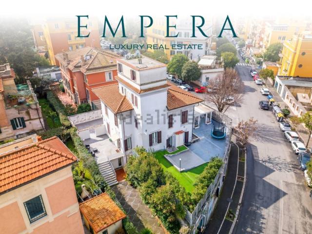 Appartamento in vendita di 500 m² in Via Duchessa di Galliera
