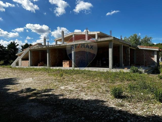Appartamento in vendita di 500 m² in Contrada Palude Mezzane