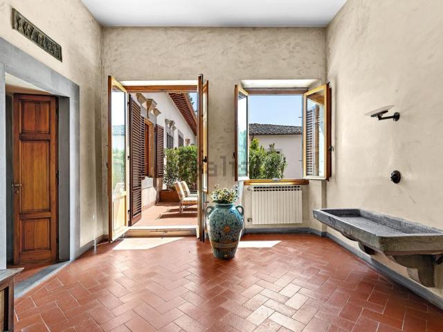 Appartamento in vendita di 504 m² in Via di Pulicciano, 1