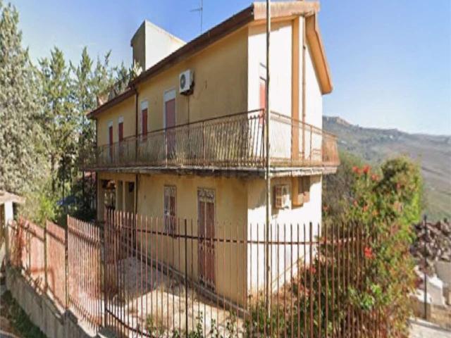 Appartamento in vendita di 509 m² in Via Angelo Custode