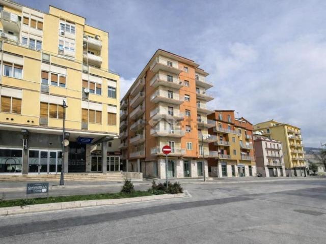 Appartamento in vendita di 50 m² in Piazza Europa, 84