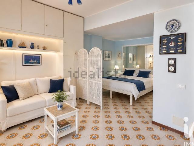 Appartamento in vendita di 50 m² in Via del Mare, 21