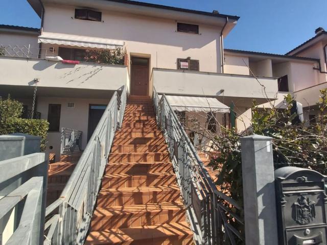 Appartamento in vendita di 50 m² in Via della vallina, 17