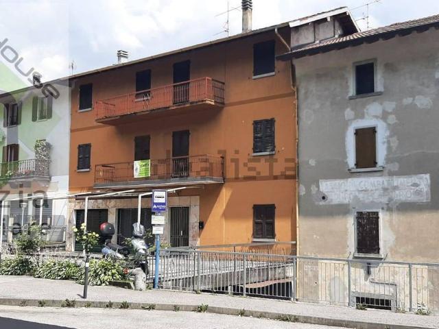 Appartamento in vendita di 510 m² in Via Caduti, 210