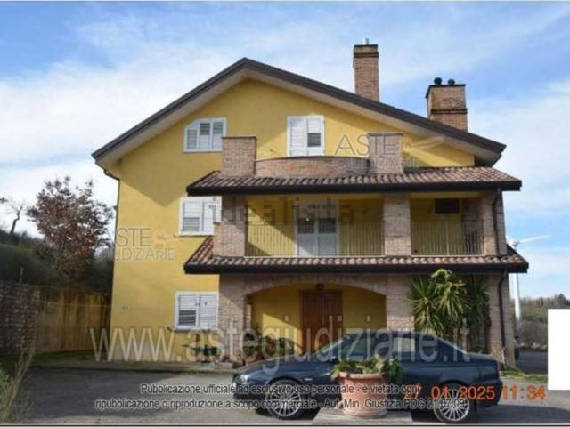 Appartamento in vendita di 514 m² in Strada Della Difesa, 3