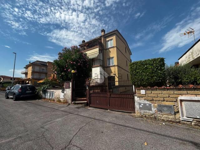 Appartamento in vendita di 51 m² in Via Simeri Crichi, 48