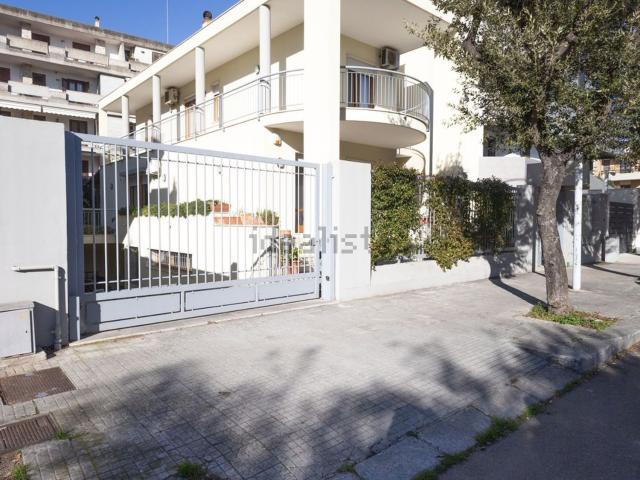 Appartamento in vendita di 520 m² in Via Antonietta de Pace, 28