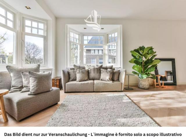 Appartamento in vendita di 520 m² in Via Luigi Cadorna