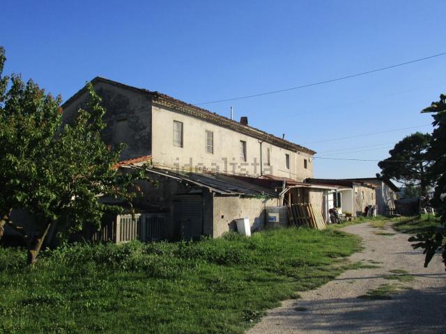 Appartamento in vendita di 520 m² in Strada del Montefeltro