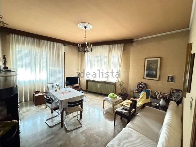 Appartamento in vendita di 521 m² in Via San Pio X
