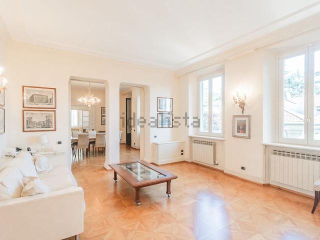 Appartamento in vendita di 536 m² in Viale Padre G. B. Aguggiari, 8