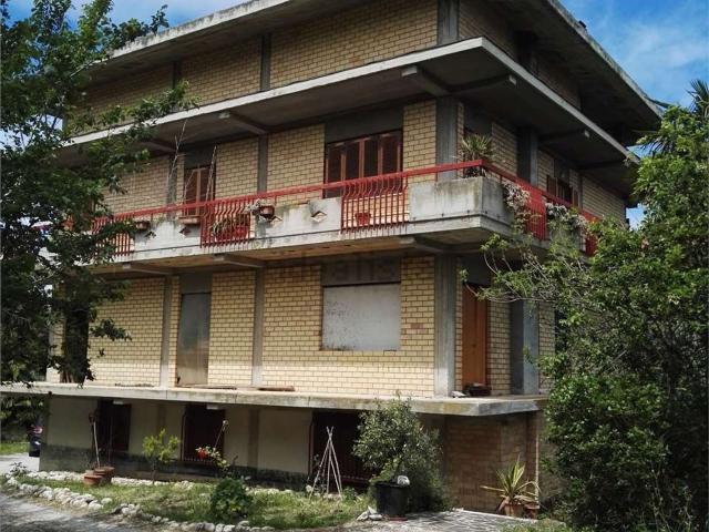 Appartamento in vendita di 57 m² in Via della Provincia, 17