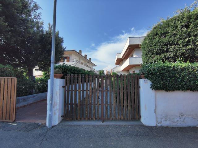 Appartamento in vendita di 57 m² in Via Giannutri, 56