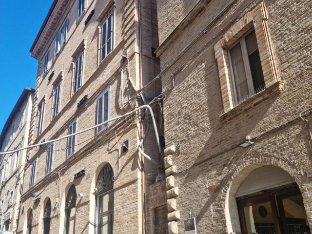 Appartamento in vendita di 547 m² in Corso Cavour