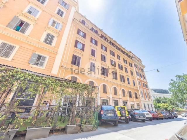Appartamento in vendita di 54 m² in Via Foscolo, 7