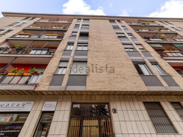 Appartamento in vendita di 54 m² in Viale Carlo Espinasse, 83