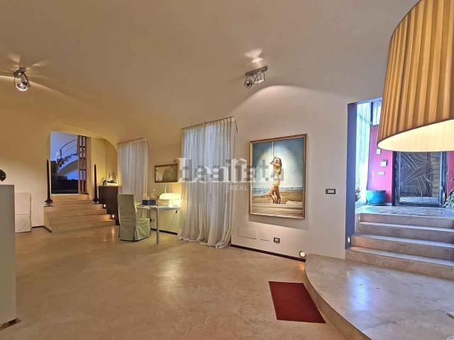 Appartamento in vendita di 550 m² in Via del Duomo