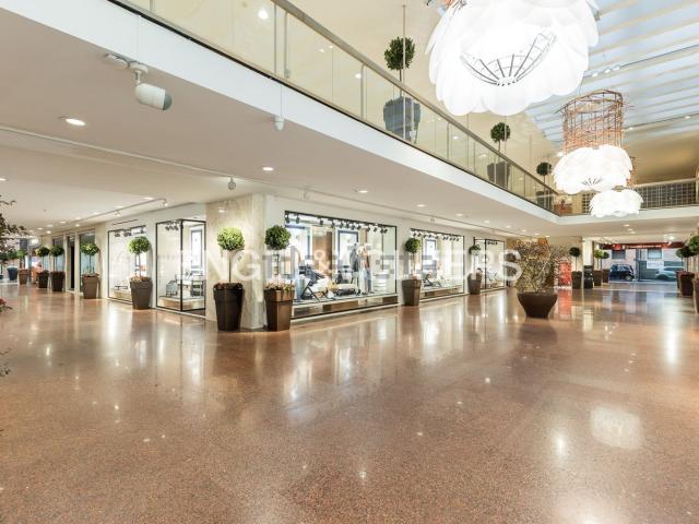 Appartamento in vendita di 55 m² in Galleria Cavour, 4