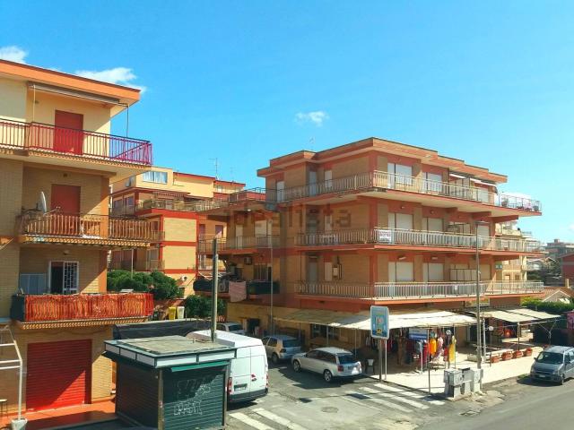 Appartamento in vendita di 55 m² in Lungomare delle Sirene, 385