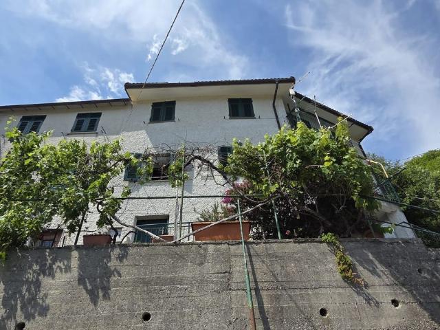 Appartamento in vendita di 55 m² in Salita Bisagno, 2