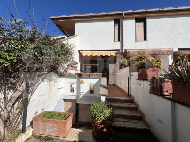Appartamento in vendita di 55 m² in Via delle Rondini, 201