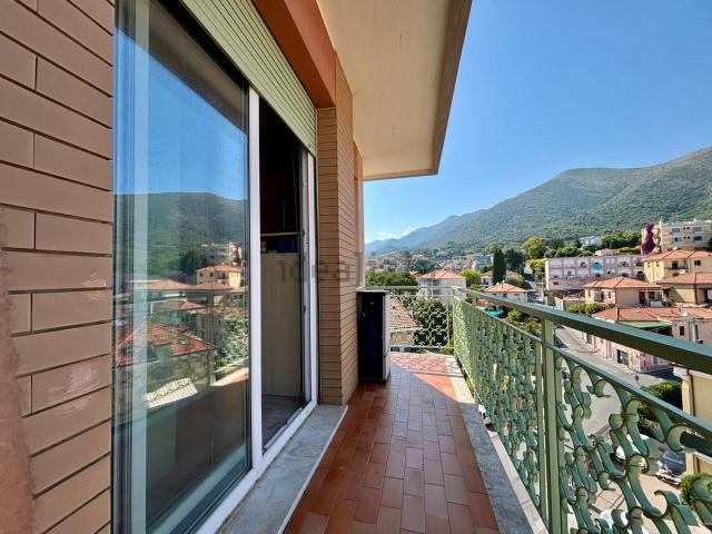 Appartamento in vendita di 55 m² in Via Eroi Cerialesi