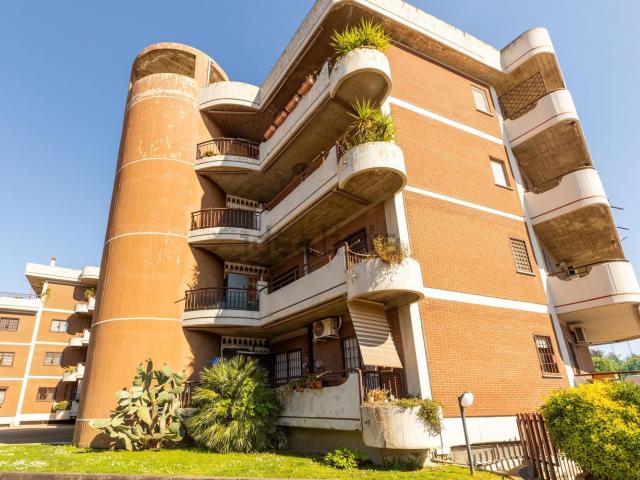 Appartamento in vendita di 56 m² in Via Monasterace, 14