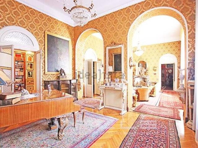Appartamento in vendita di 580 m² in Via Antonio Locatelli