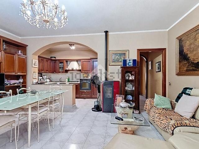 Appartamento in vendita di 58 m² in Via G. De Simone, 4
