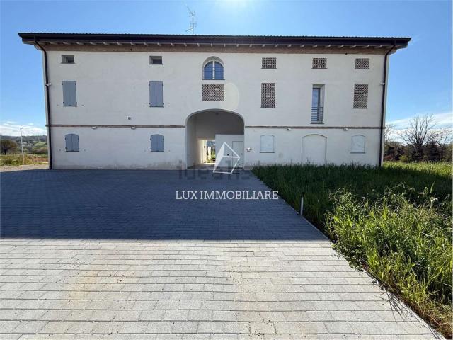 Appartamento in vendita di 590 m² in Via Cà del Miele