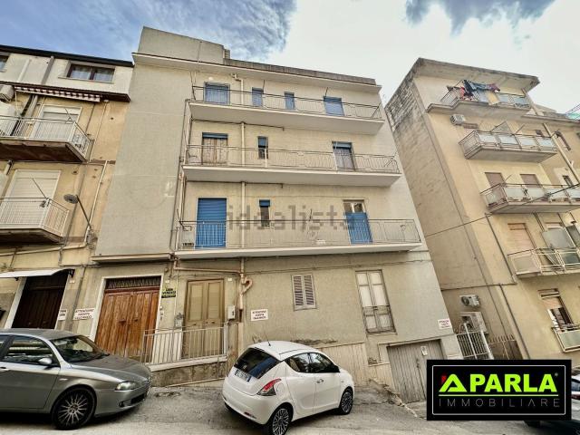 Appartamento in vendita di 598 m² in Via Maria Burgio