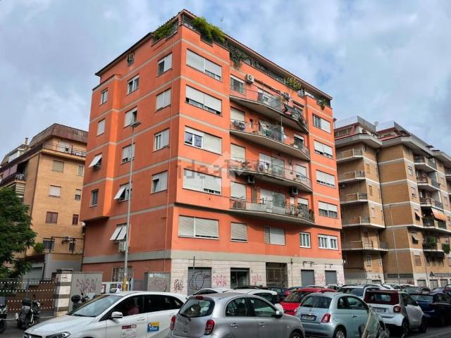 Appartamento in vendita di 59 m² in Via della Magliana Nuova, 150