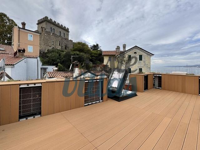 Appartamento in vendita di 63 m² in Largo Nazario Sauro, 76
