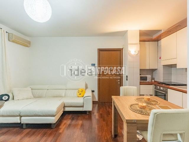 Appartamento in vendita di 63 m² in Via Bareggio, 12