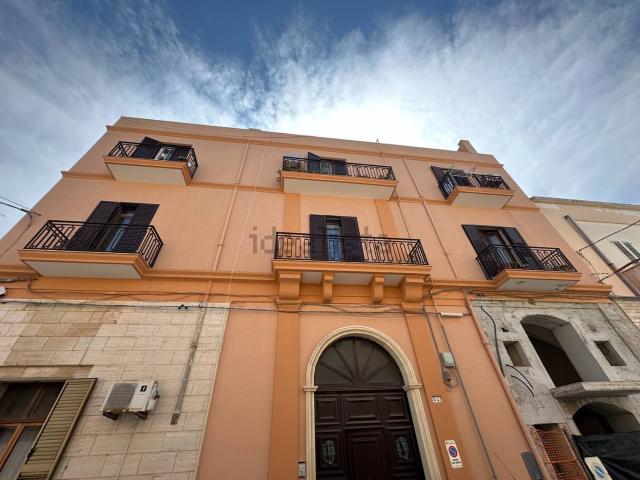 Appartamento in vendita di 600 m² in Via A. Castriota, 47