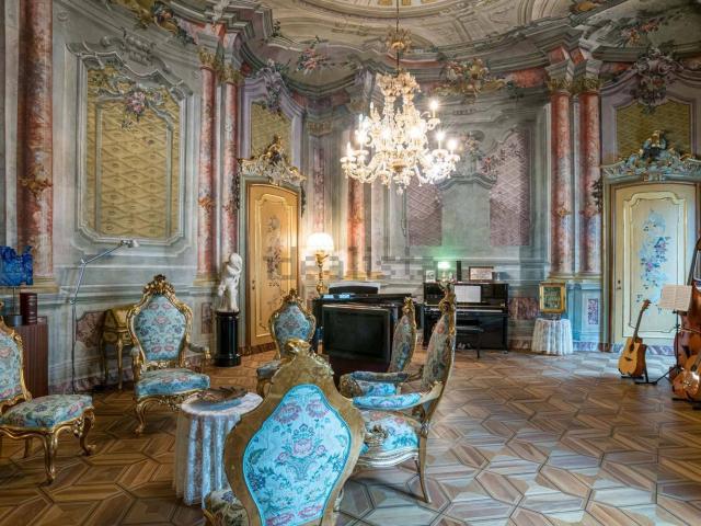 Appartamento in vendita di 600 m² in Via Broseta