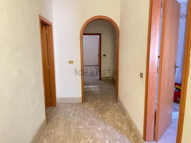 Appartamento in vendita di 600 m² in Via delle ginestre, 40
