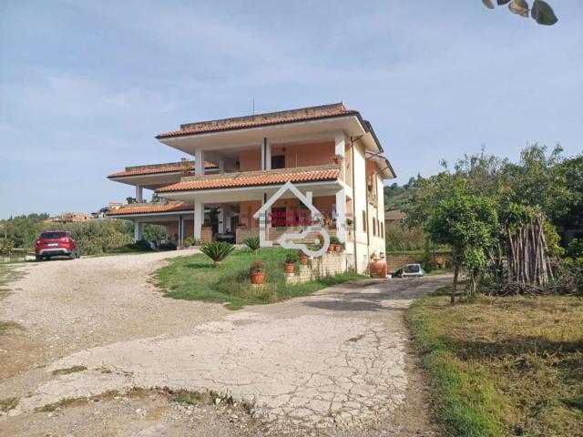 Appartamento in vendita di 600 m² in Via San Giuseppe, 57