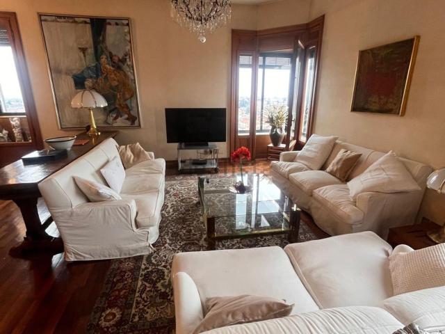 Appartamento in vendita di 600 m² in Piazza Carlo Mocchetti, 22