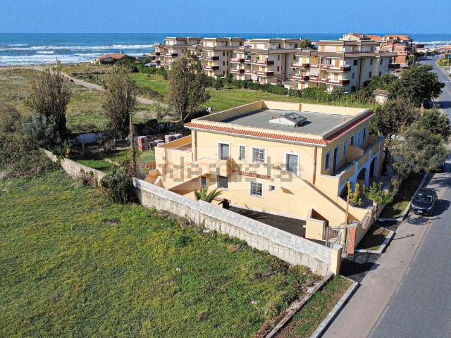Appartamento in vendita di 60 m² in Lungomare degli Ardeatini