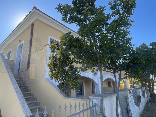 Appartamento in vendita di 60 m² in Lungomare degli Ardeatini, 73
