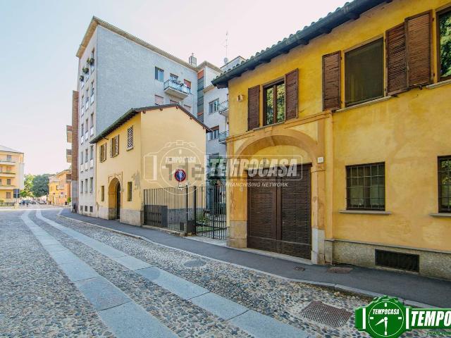 Appartamento in vendita di 60 m² in Piazza San Pietro in Ciel d&apos Oro
