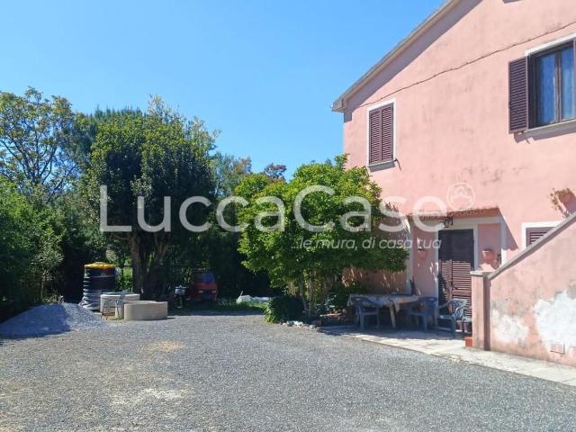 Appartamento in vendita di 60 m² in Strada Statale 68 di Val Cecina, 8