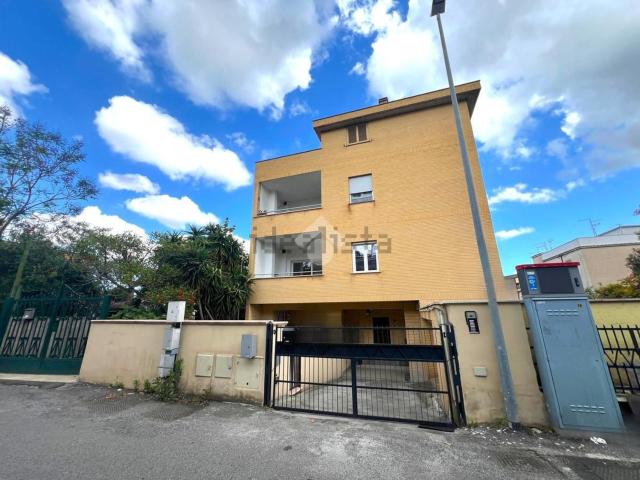 Appartamento in vendita di 60 m² in Via Borghesiana, 400