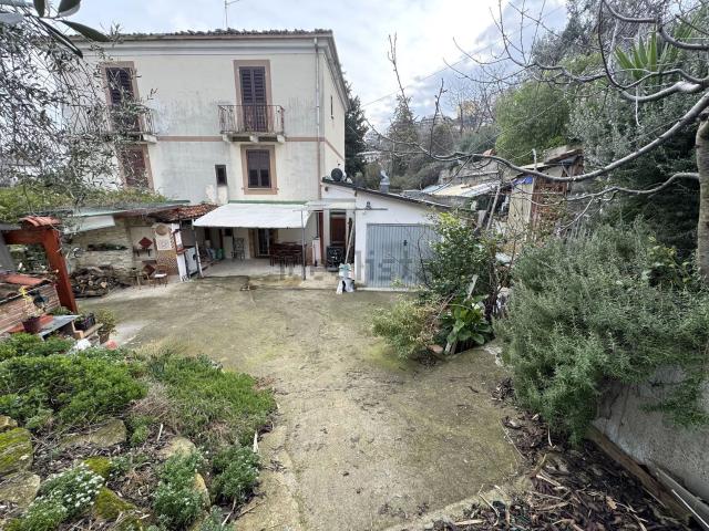 Appartamento in vendita di 60 m² in Via dei Peligni, 57