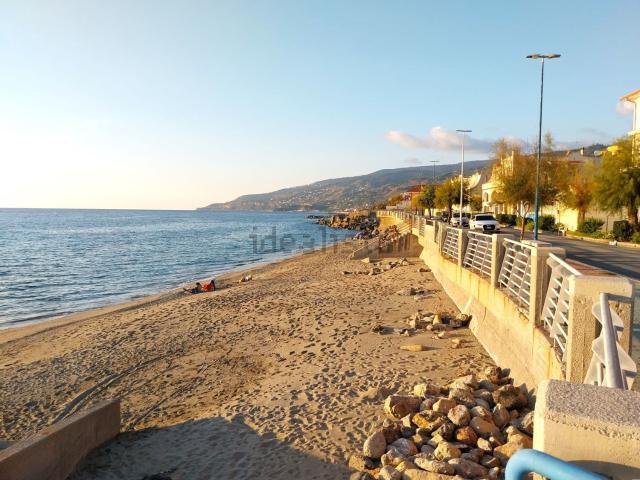 Appartamento in vendita di 60 m² in Via Marina