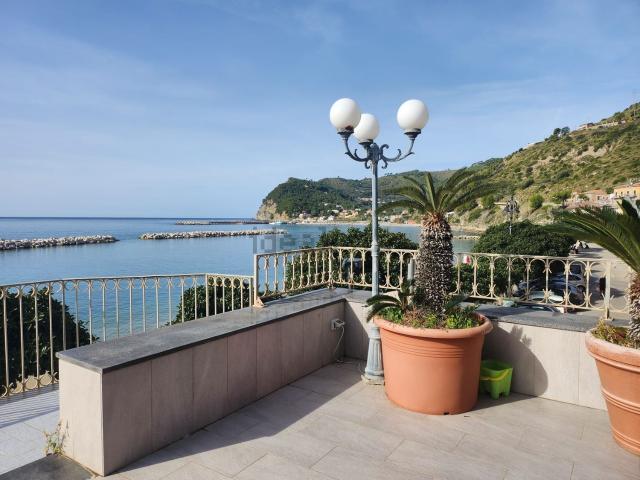 Appartamento in vendita di 60 m² in Via Marina Nuova, 81