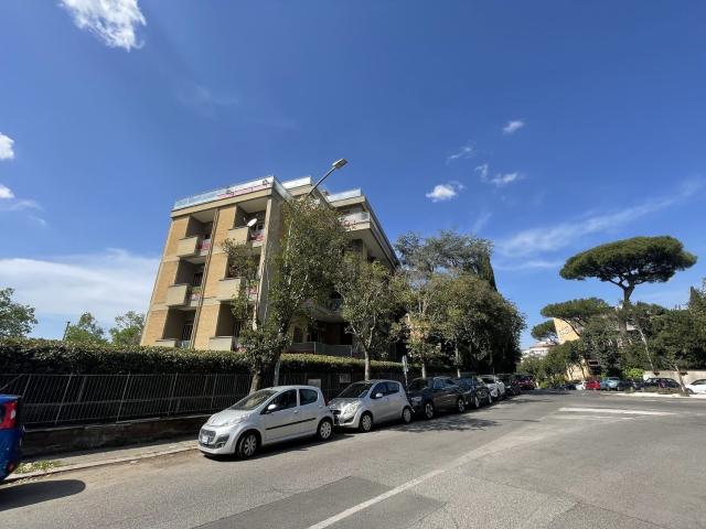 Appartamento in vendita di 60 m² in Via Proba Petronia, 73