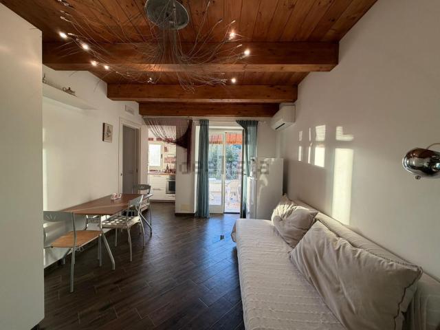 Appartamento in vendita di 60 m² in Via San Nicola a Mare